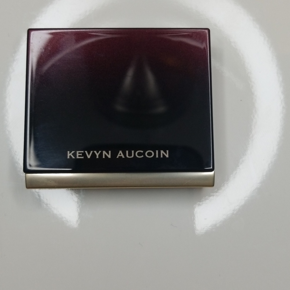 Kevyn Aucoin Starlight highlight